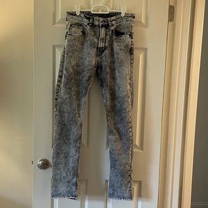 ⭐️ 2/$20 ⭐️ Men’s H&M denim